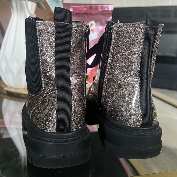 Primark Sparkly Kids Boots - Picture 5 of 7